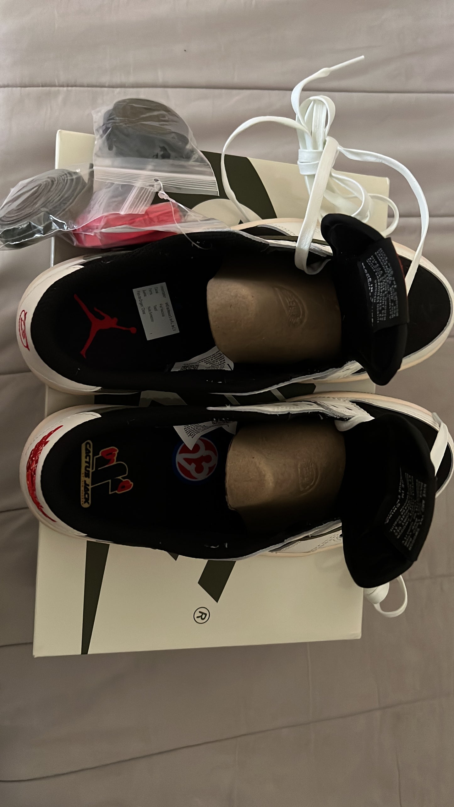 Jordan 1 low x Travis Scott "Olive"